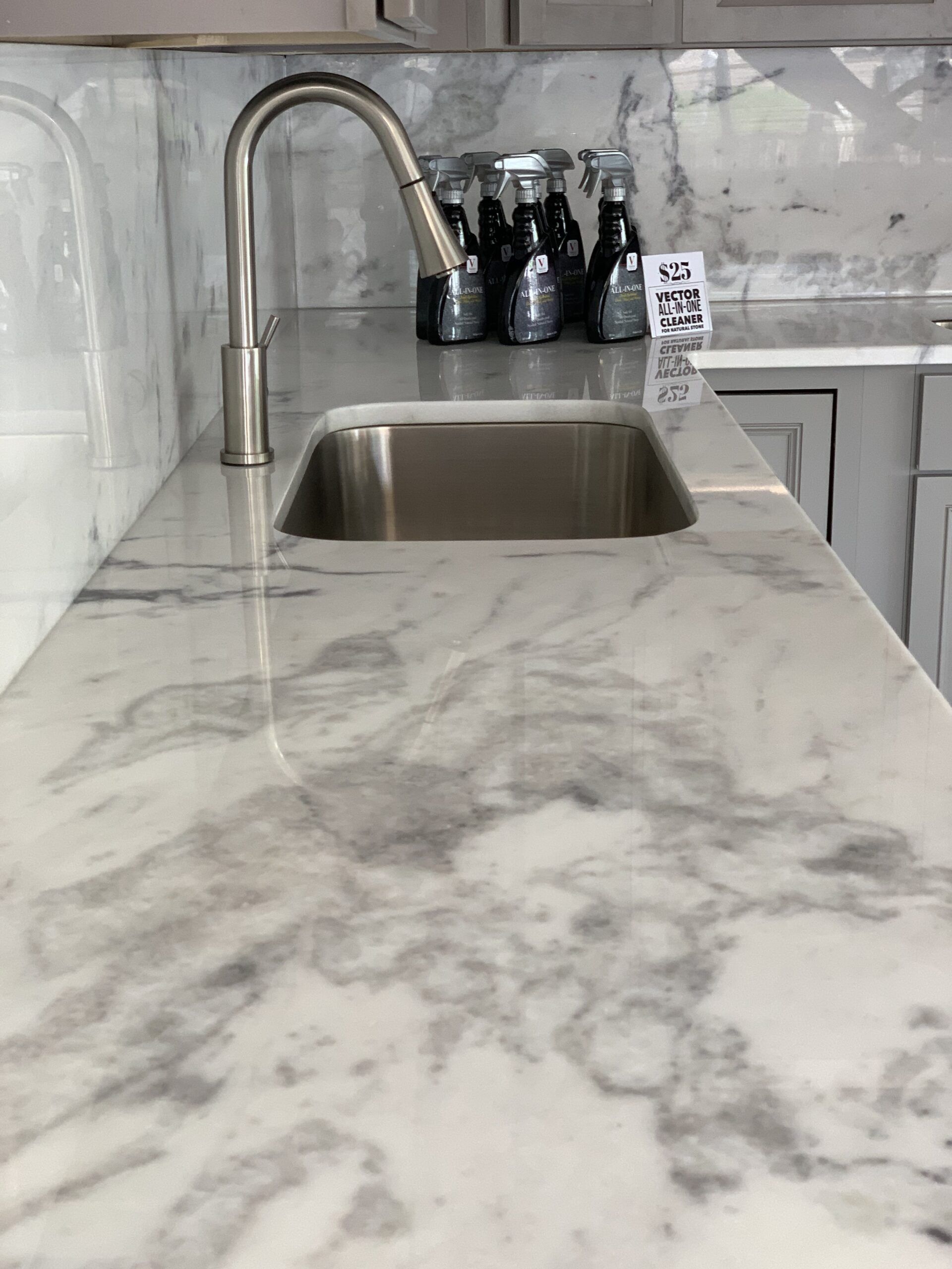 Dolomite/Marble - Full backsplash